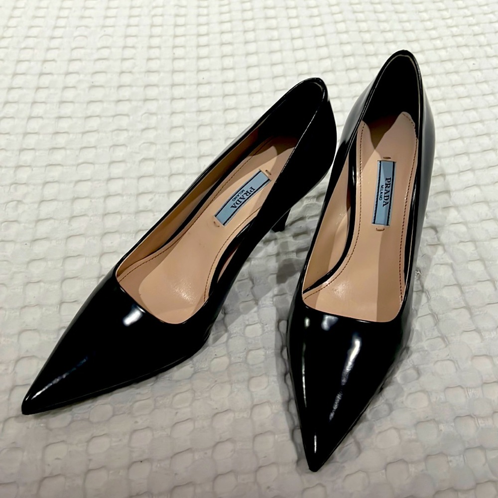 Authentic Prada black pump shoes 36 1/2